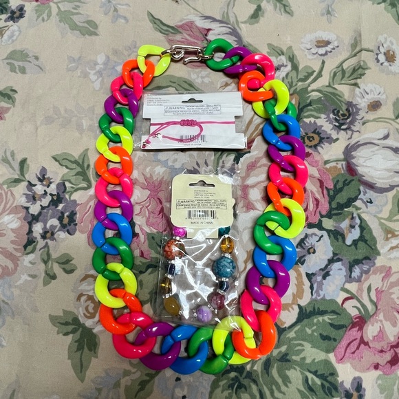 Necklace and bracelets - Picture 2 of 9